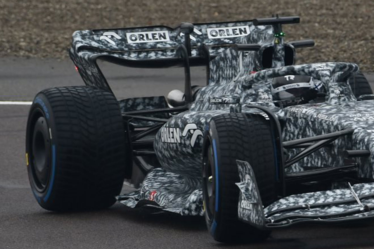 【F1マシン着目点】 アルファロメオ C42:前後ともプッシュロッドを選択