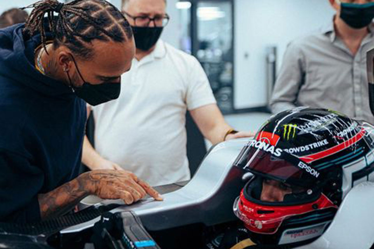 【動画】 ジョージ・ラッセル、メルセデスF1『W13』でシート合わせ