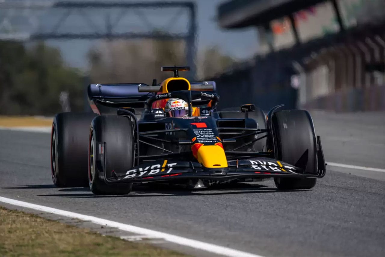 「レッドブルF1はRB18にさらに多くのトリックを隠している」と元F1ドライバー
