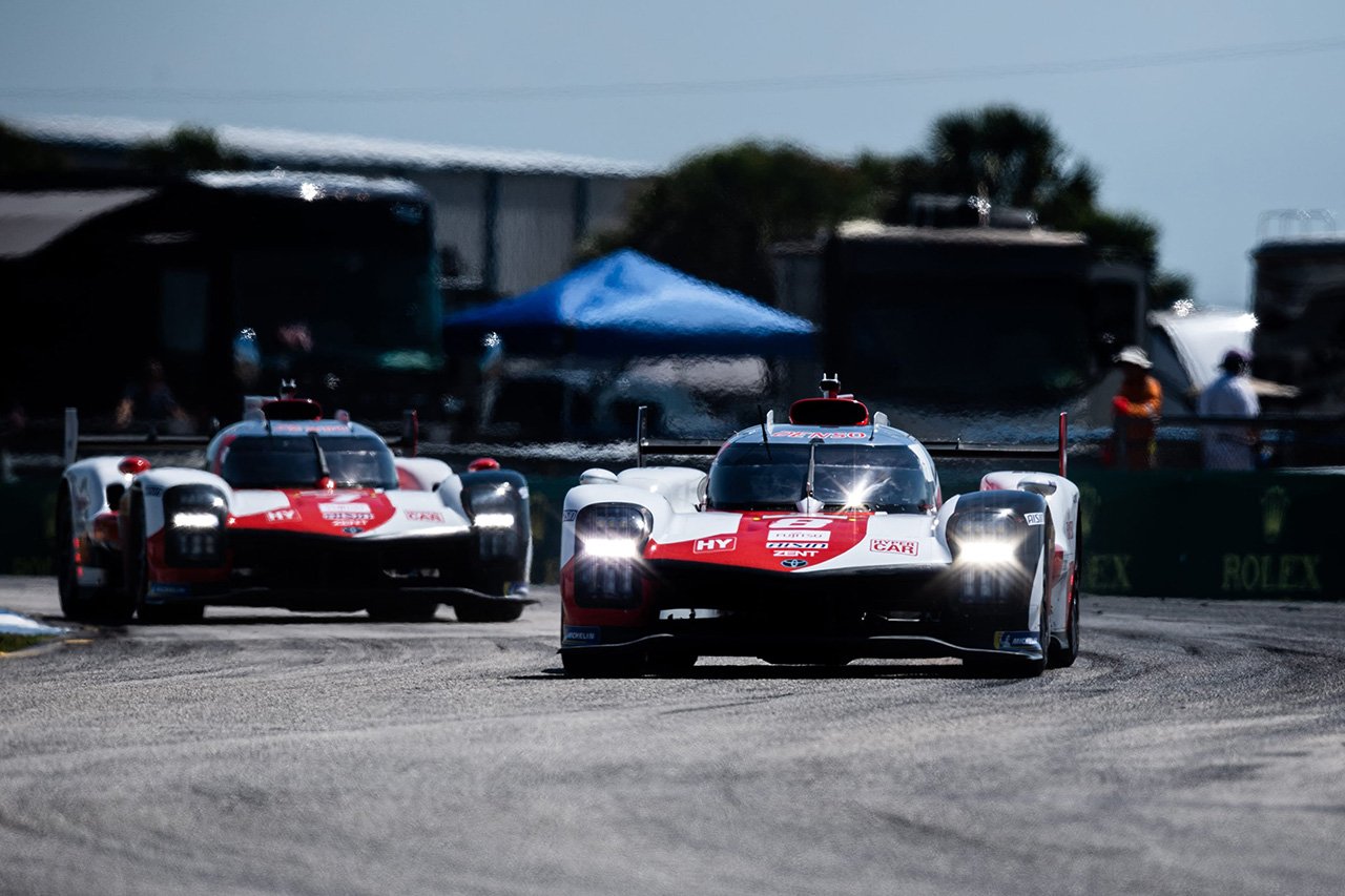 WEC：トヨタ、波乱の展開の末、8号車が2位＆7号車がリタイア
