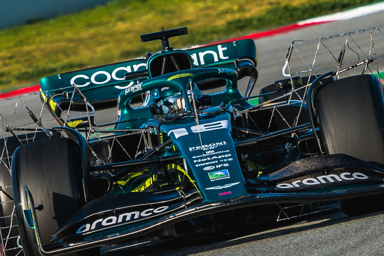 アストンマーティンF1、AMR22から塗装を剥がして“350g”の軽量化