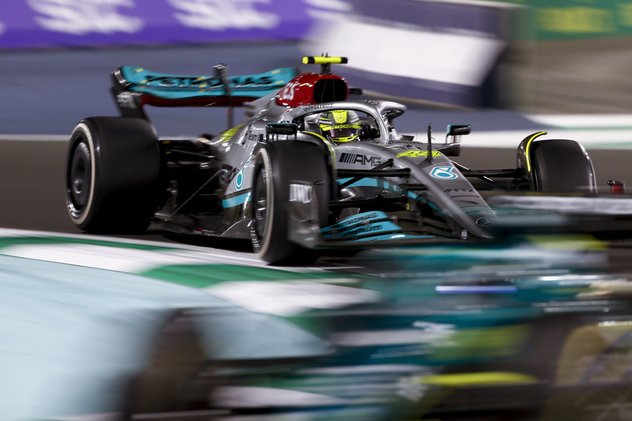 「メルセデスF1にもう悪い週末を凌げるエンジンはない」と元F1王者