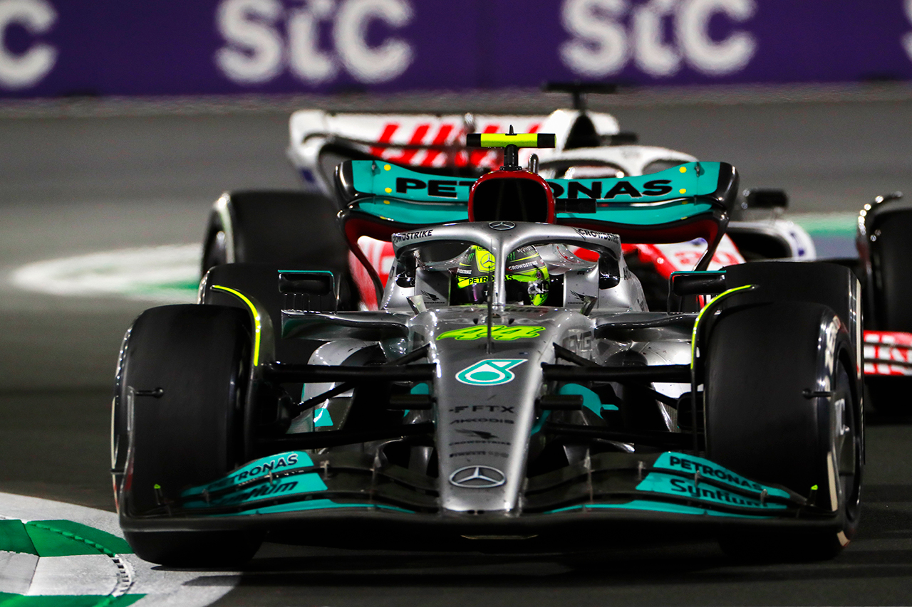 レッドブルF1首脳 「ハミルトンのハードタイヤの分析から勝機を見出した」