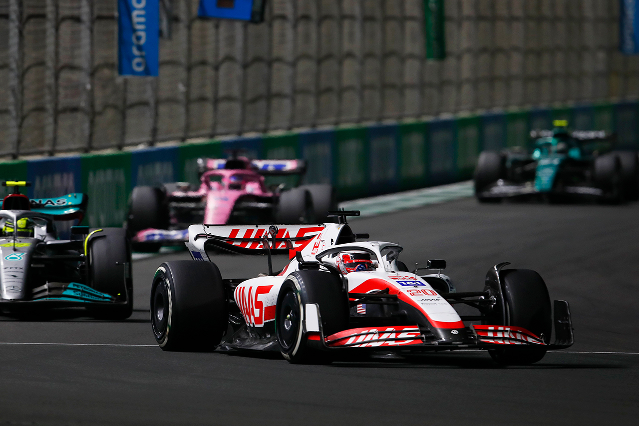 ハースF1チーム代表 「すべてのレースでの入賞は現実的な目標」