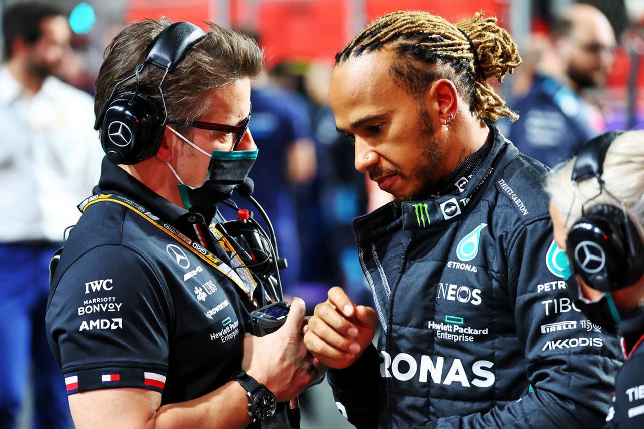 F1:ドライバーの競技中のピアスやネックレスの着用禁止を通達