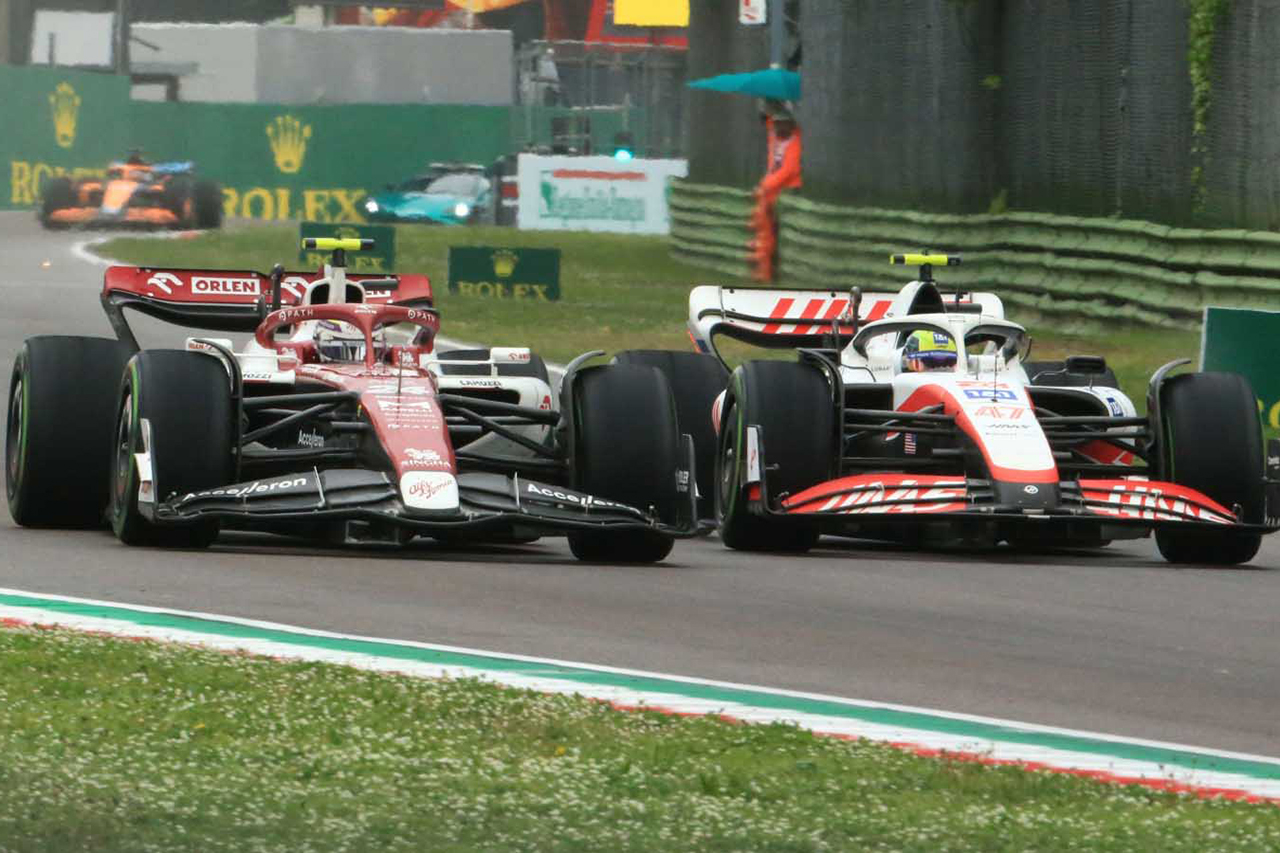 ハースF1代表 「シューマッハはオーバーテイクのコツを学ぶ必要がある」