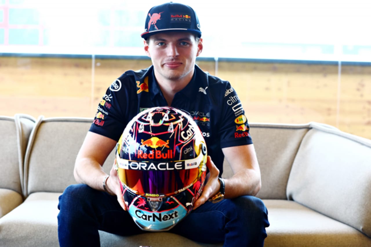 マックス・フェルスタッペン、“マイアミ・バイス”風味の特別ヘルメット