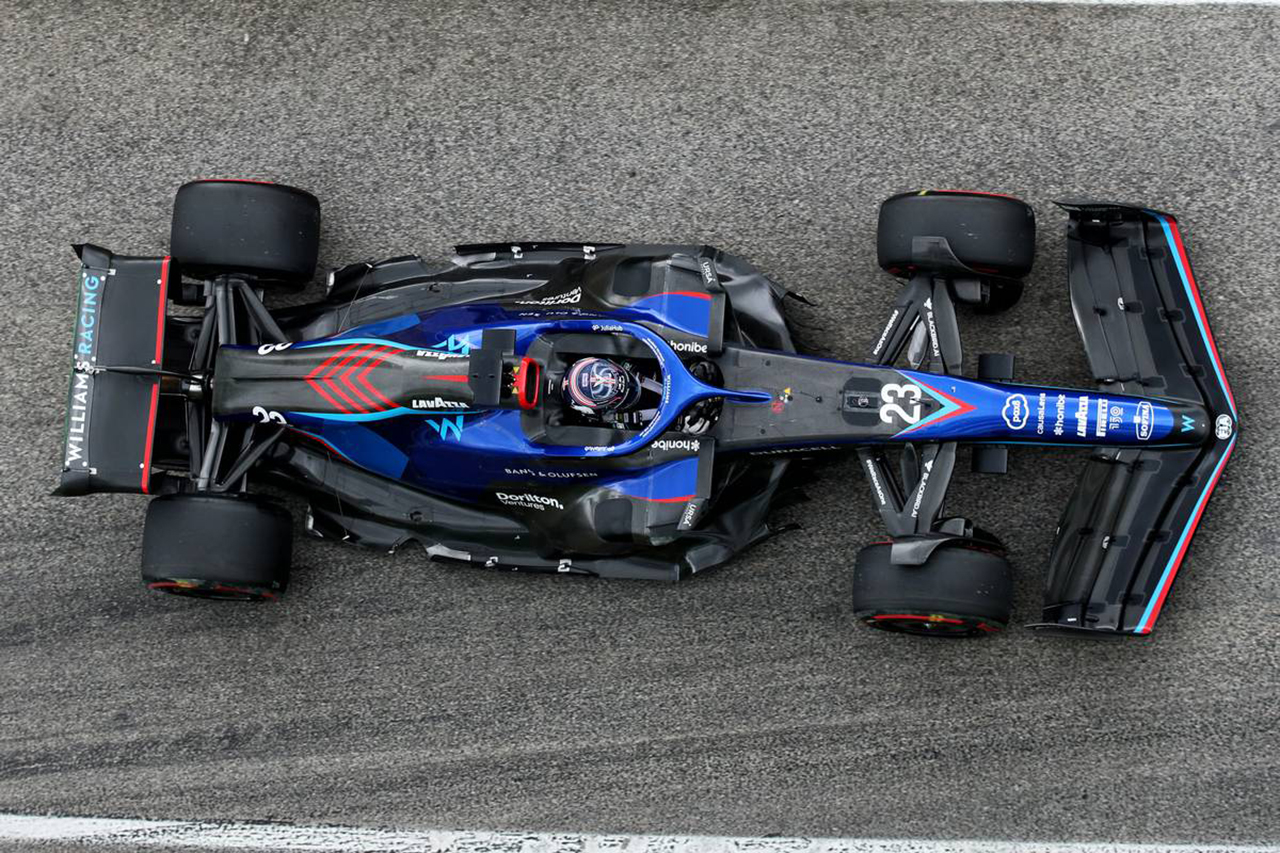 ウィリアムズF1 「FW44からすべての塗装を剥がすことも検討した」