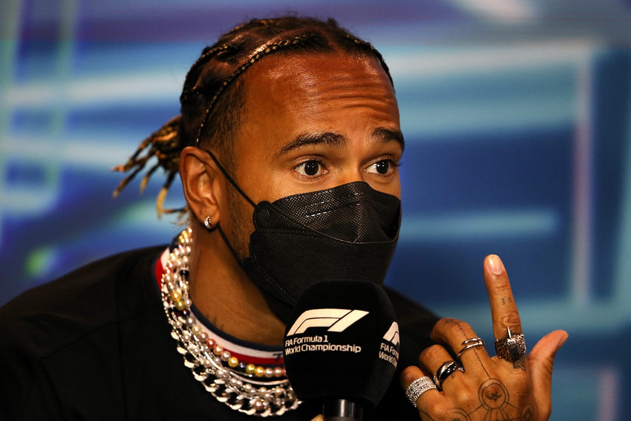 F1：ルイス・ハミルトン、取り外しが難しいジュエリーに2レースの猶予