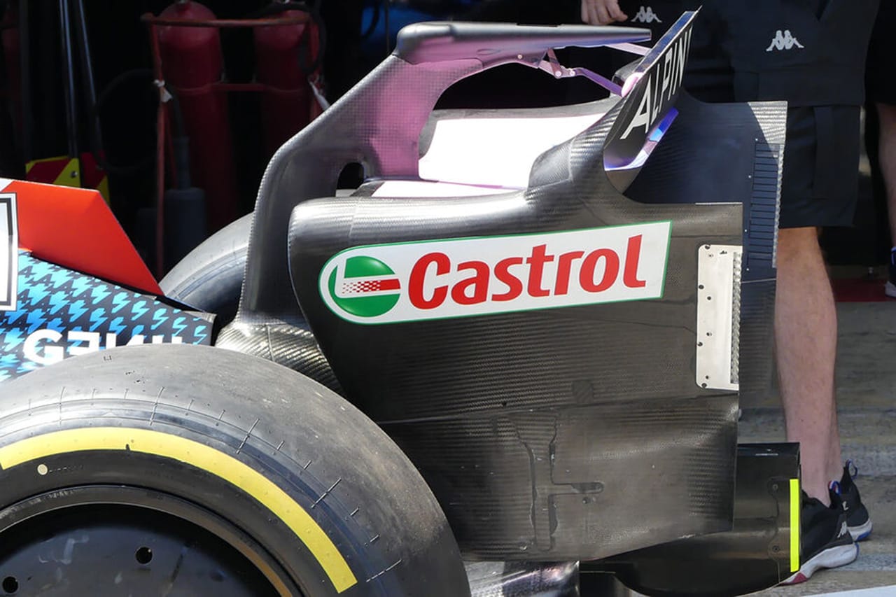 アルピーヌF1チーム、ダブル入賞を目指して新型リアウイングを投入