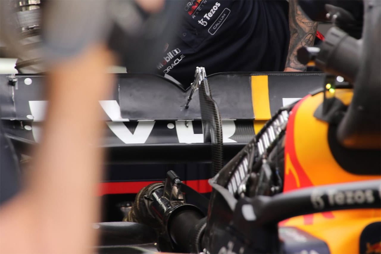 レッドブルF1、DRSトラブルはRB18の軽量化を追求した副作用？