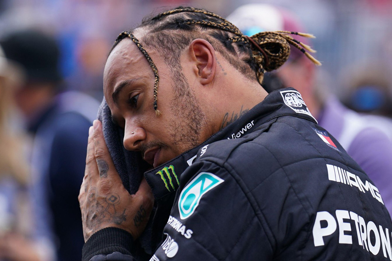 ロス・ブラウン 「ハミルトンは問題解決のためにレースを犠牲にしてきた」
