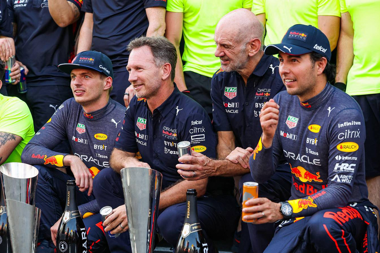 セルジオ・ペレスに批判の声「チームオーダーを受け入れすぎ」