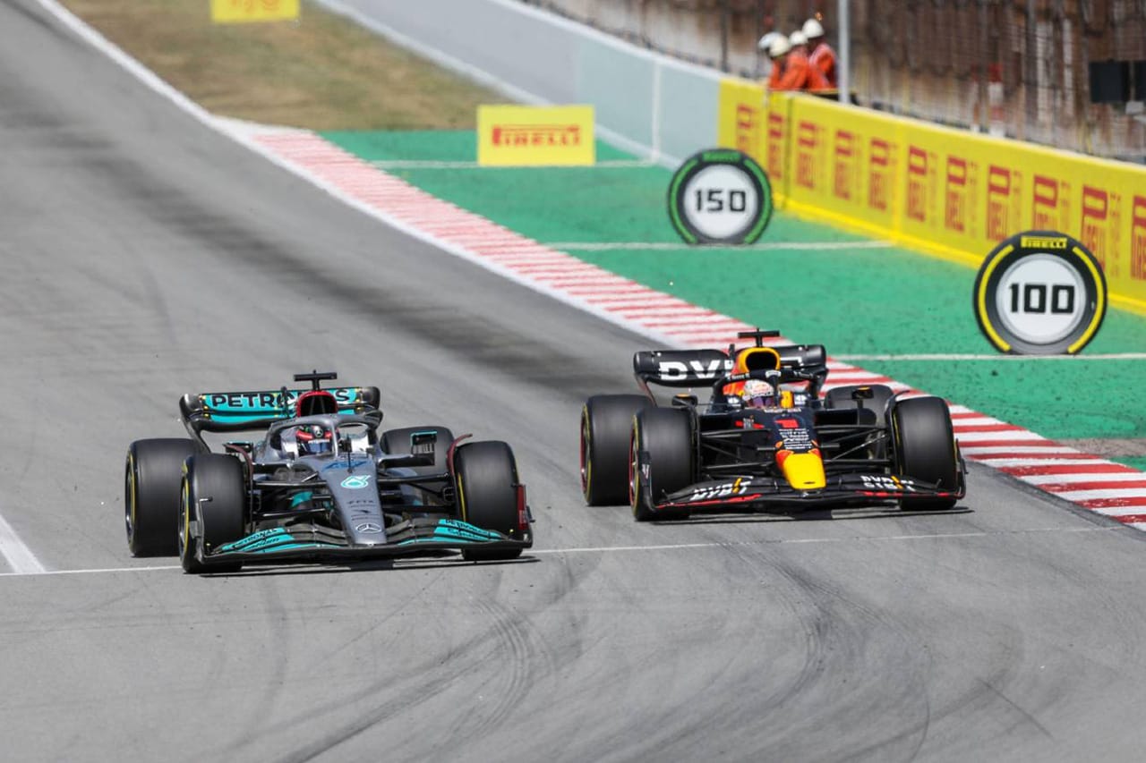 メルセデスF1首脳 「ラッセルのフェルスタッペンへの防御は運も一因」