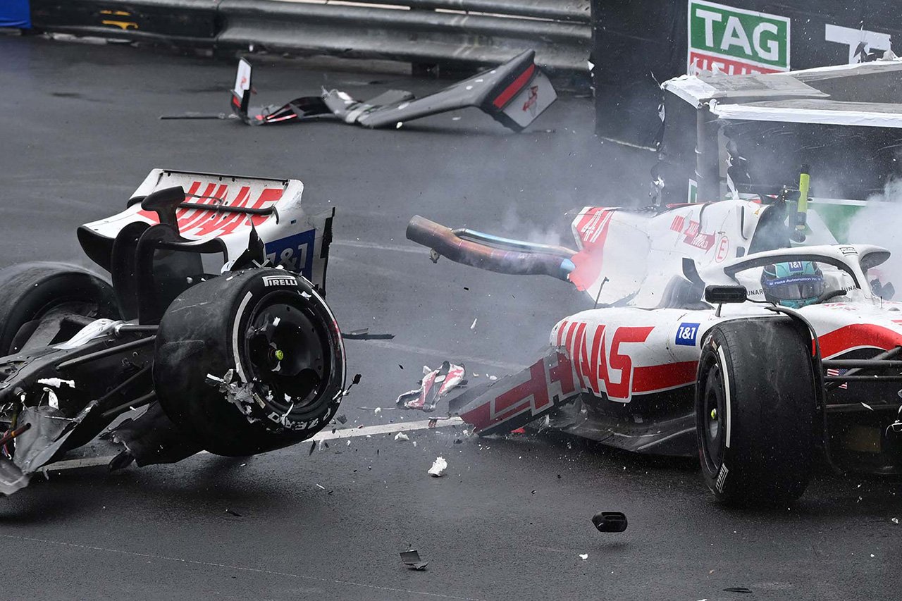 フェルナンド・アロンソ 「F1マシンが真っ二つになるのは重量のせい」