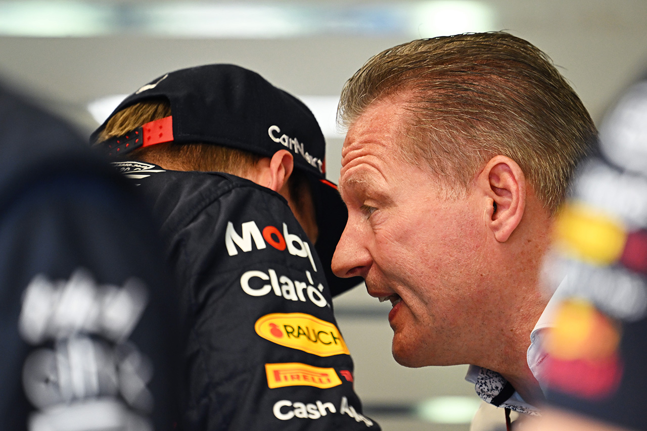 レッドブルF1代表 「父親であるヨス・フェルスタッペンは客観的ではない」