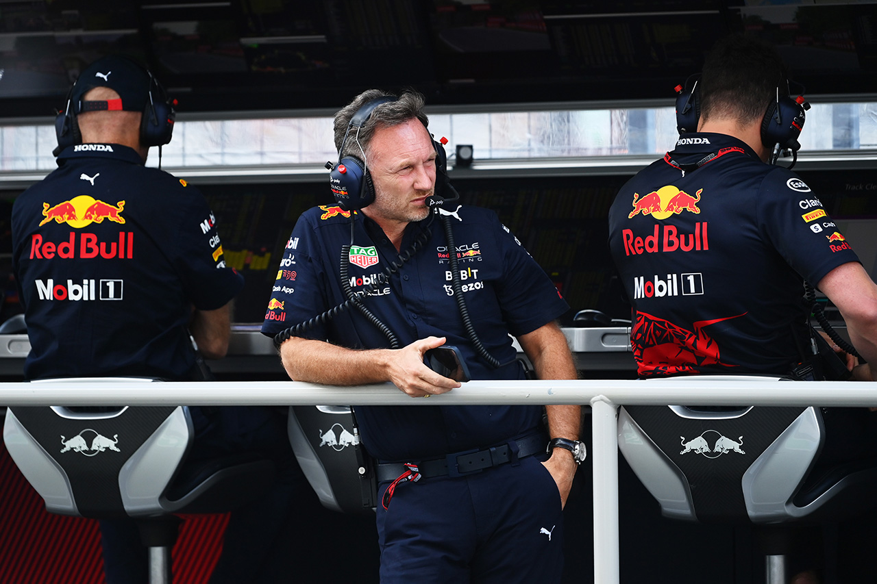 レッドブルF1代表 「問題は技術規則ではなくメルセデスのコンセプト」