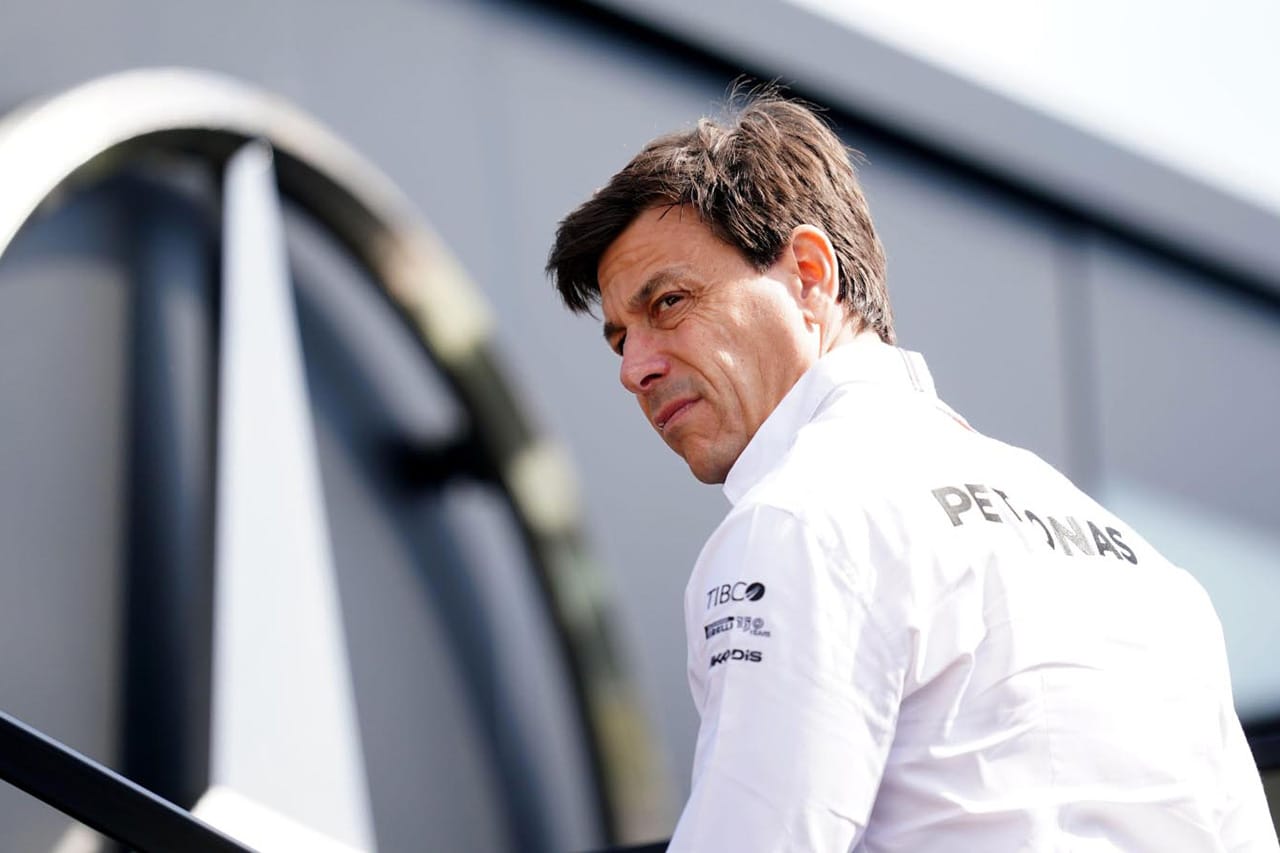 メルセデスF1代表、カナダでのF1チーム代表会議で“大激怒”との報道