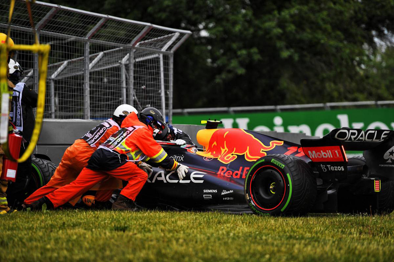 セルジオ・ペレス、F1カナダGP予選でのクラッシュで首を負傷