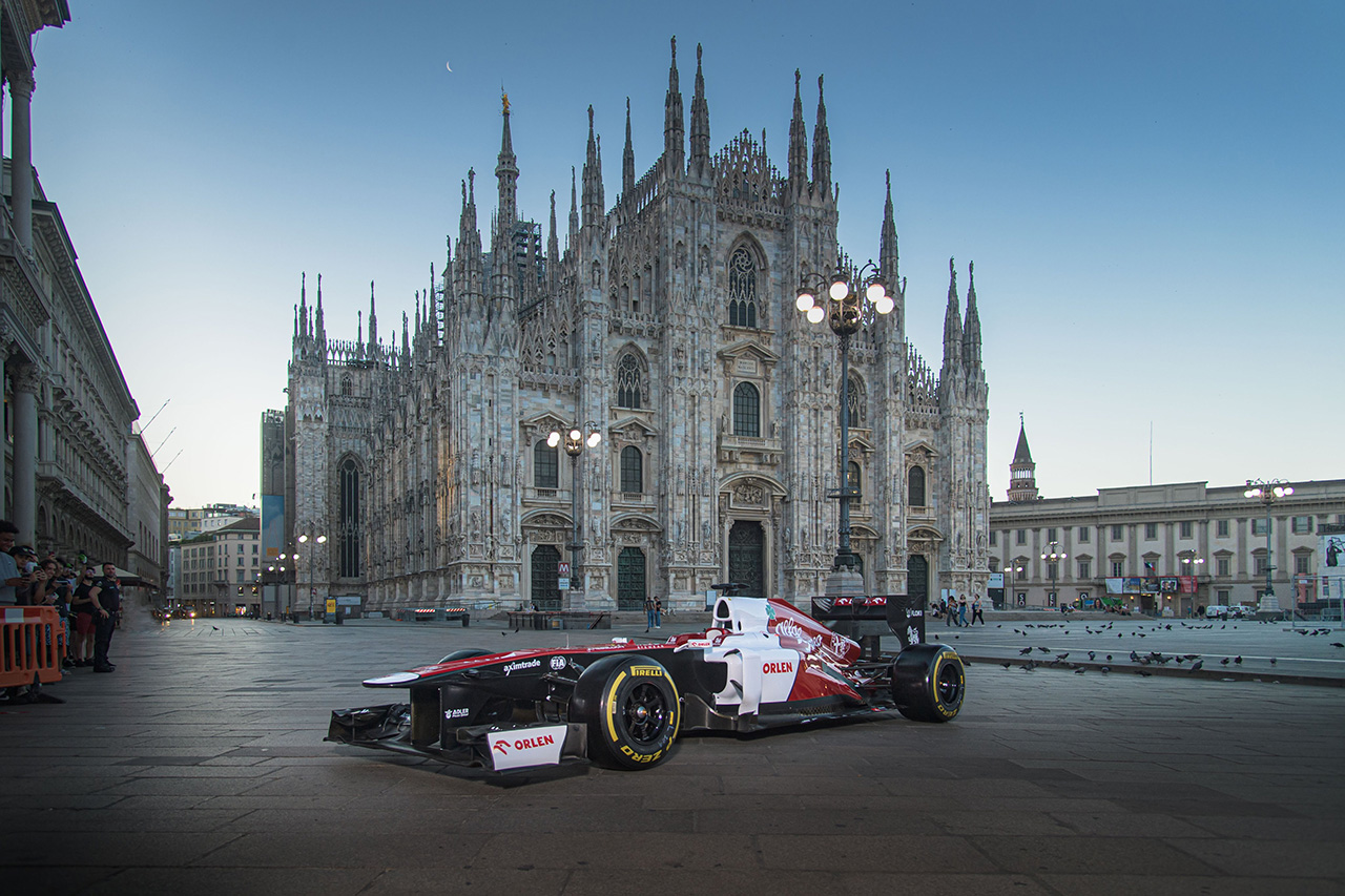 バルテリ・ボッタス、アルファロメオの創立112周年を祝うF1デモ走行
