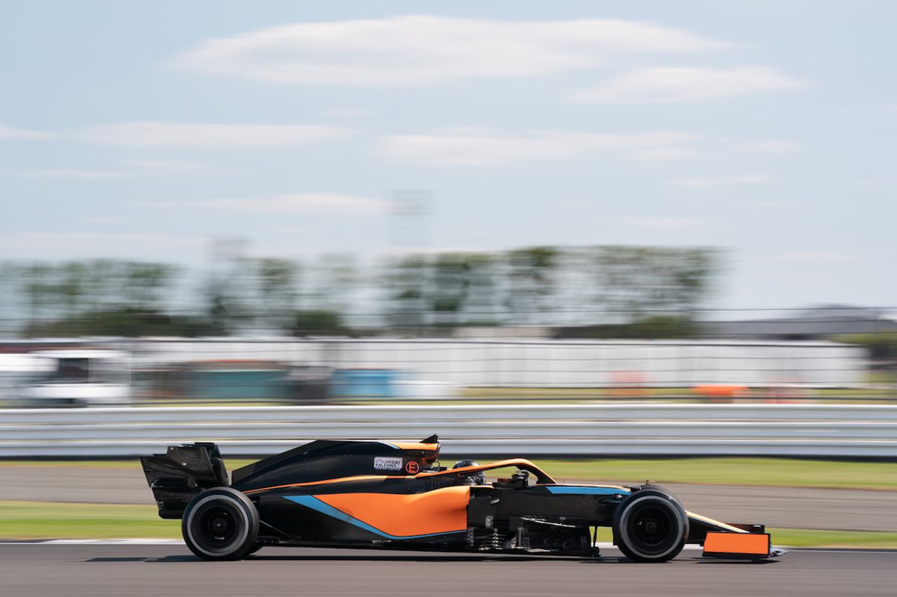 レッドブルF1育成のユアン・ダルバラ、マクラーレンでF1マシン初走行