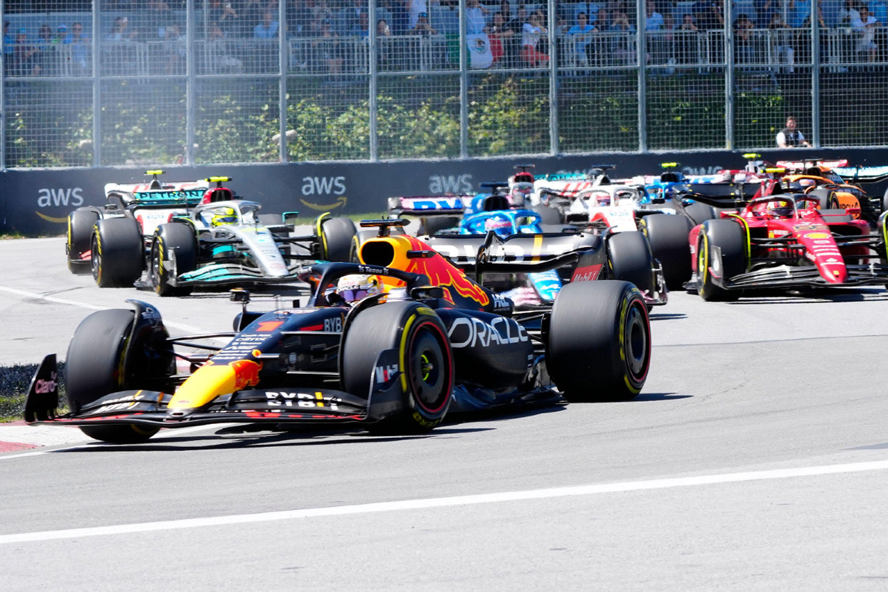 元F1王者デイモン・ヒル 「レッドブルはライバルより戦術慣れしている」