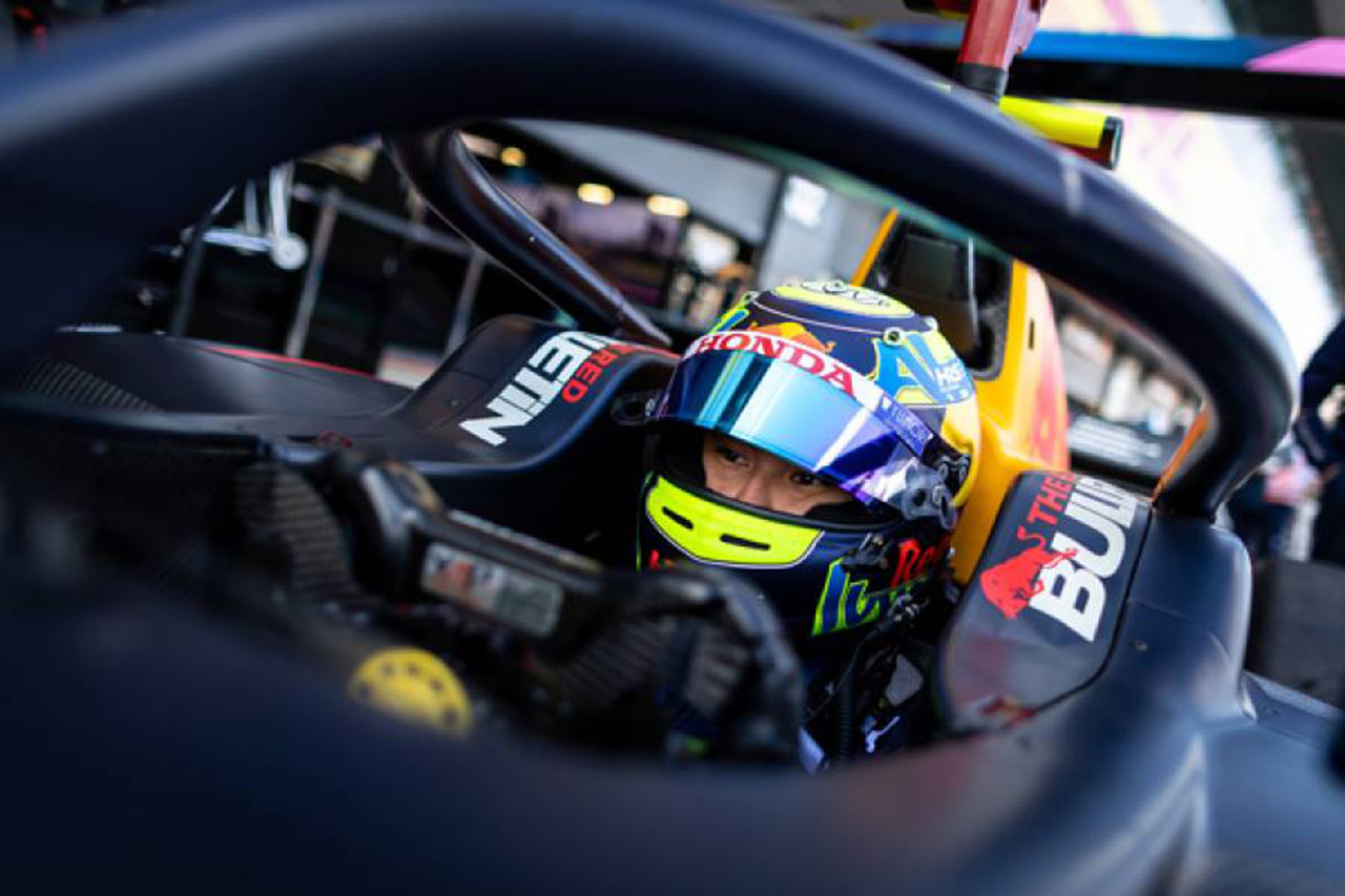 レッドブルF1育成の岩佐歩夢、ピットインのロスが響き12位でフィニッシュ