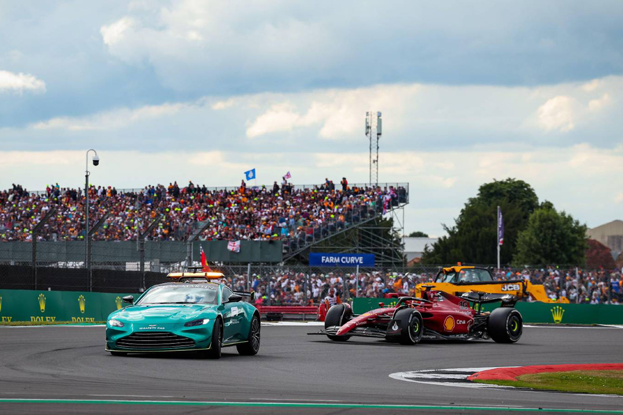 レッドブルF1代表 「フェラーリのスプリット戦略は理解に苦しむ」