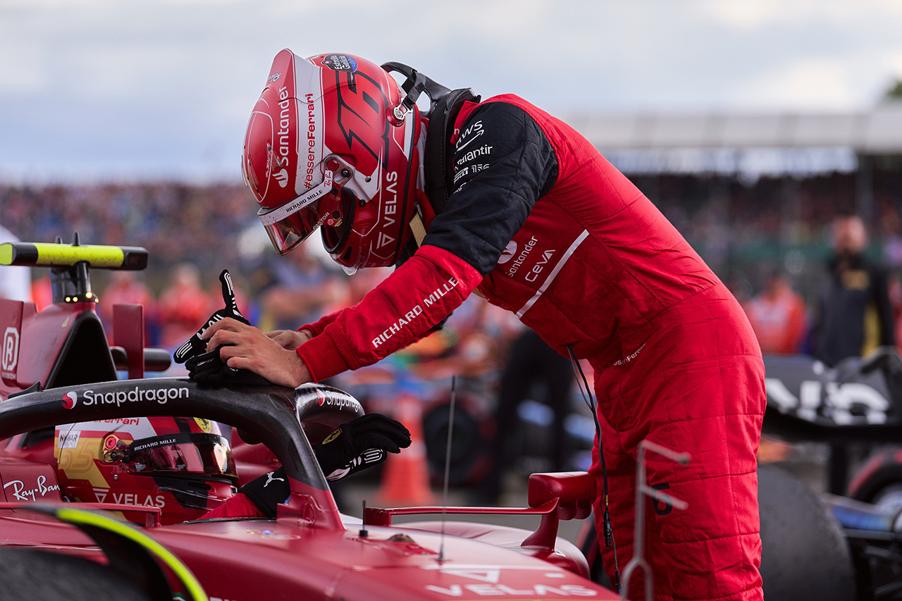 フェラーリF1代表、シャルル・ルクレールをステイアウトさせた戦略を擁護