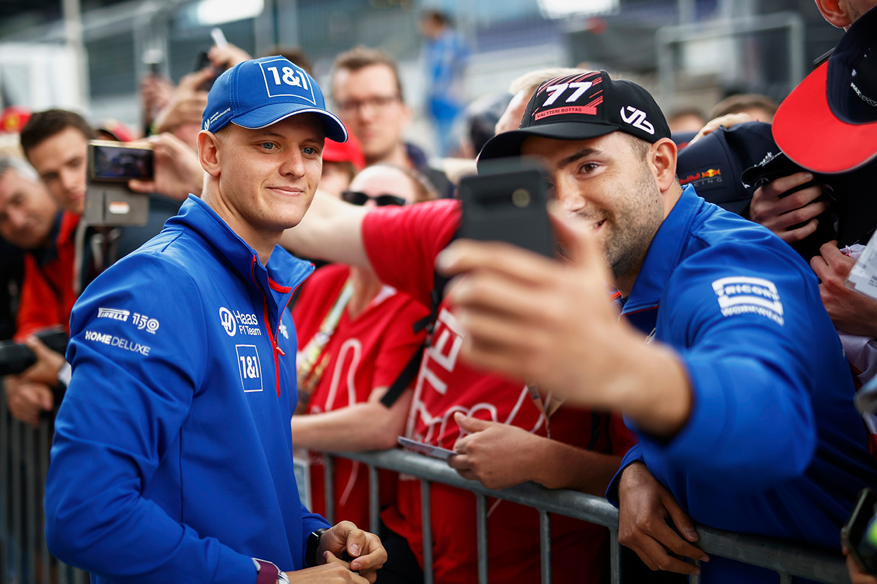 「ミック・シューマッハはトップチームにはまだ早い」と元F1王者