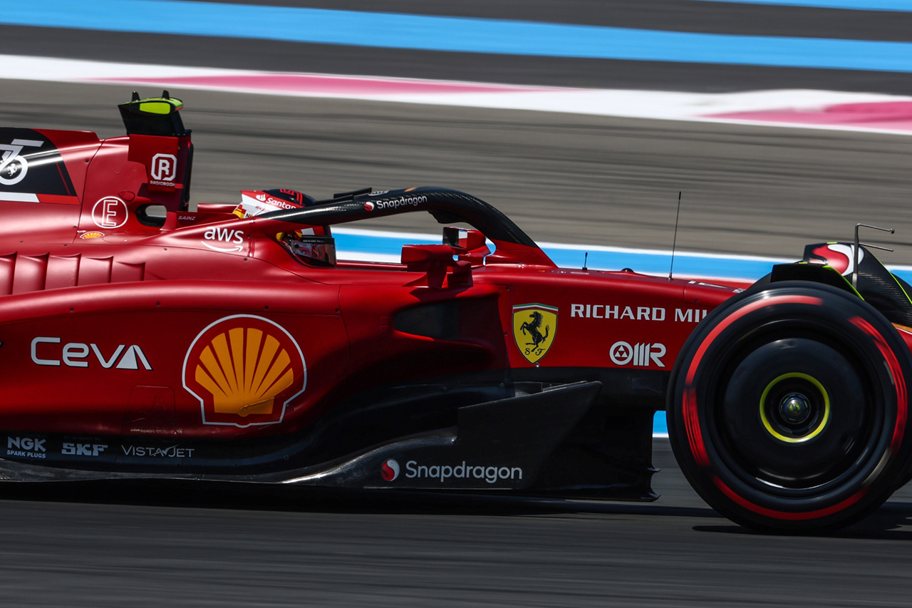 カルロス・サインツJr.が最速タイムでフェラーリF1がワンツー！