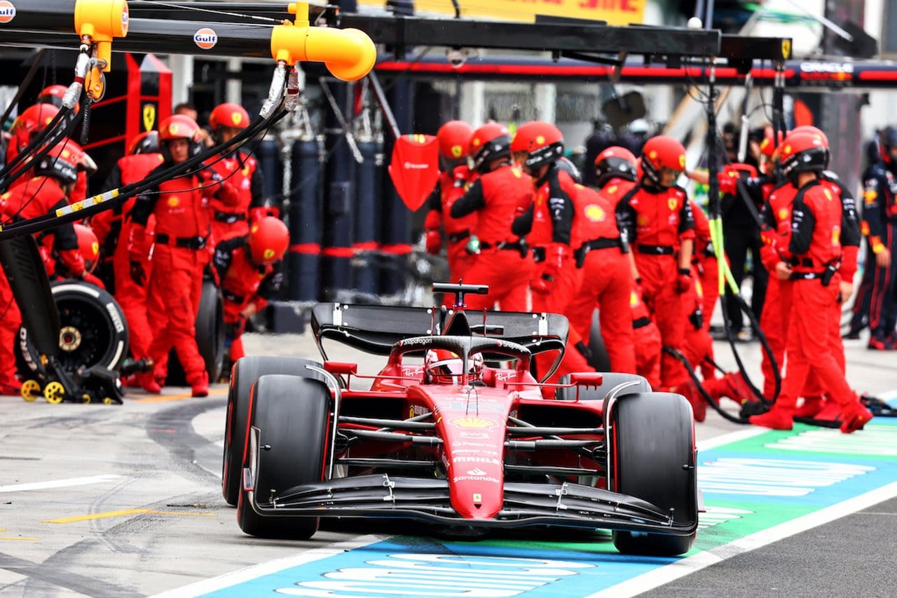 レッドブルF1首脳 「フェラーリはほぼすべてを間違ってきた」