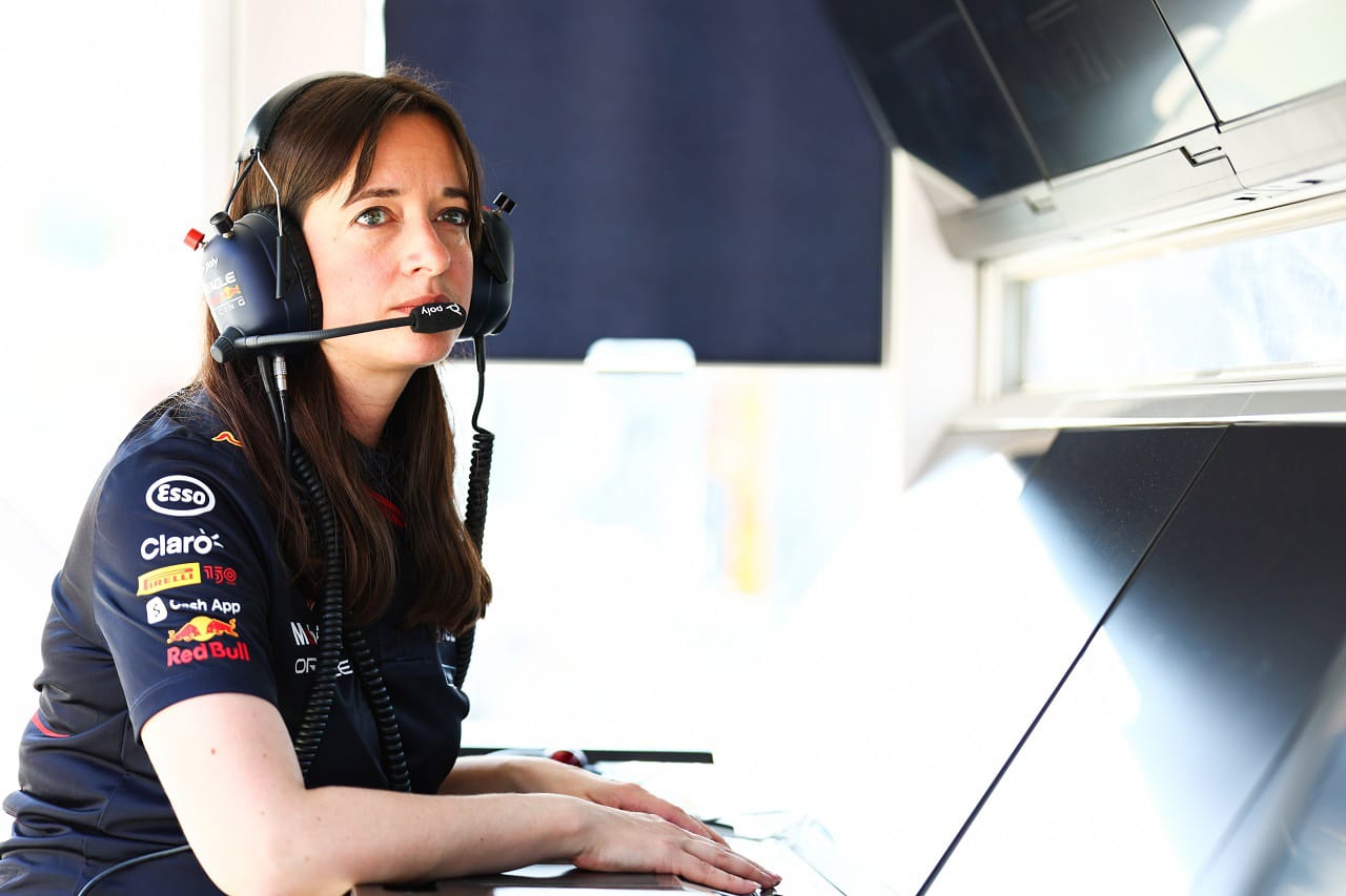 レッドブルF1の名参謀ハンナ・シュミッツが語る「レース戦略」と「状況判断」