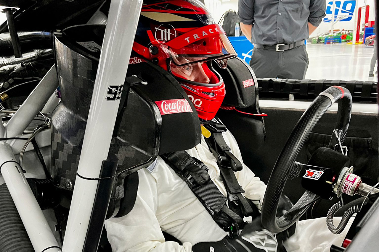 【動画】 元F1王者キミ・ライコネン、次世代NASCARマシンを初試乗