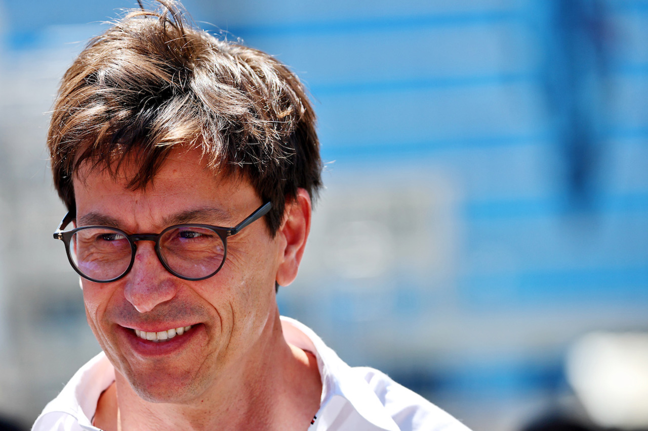 メルセデスのトト・ヴォルフはF1であまりに影響力を持ちすぎている?