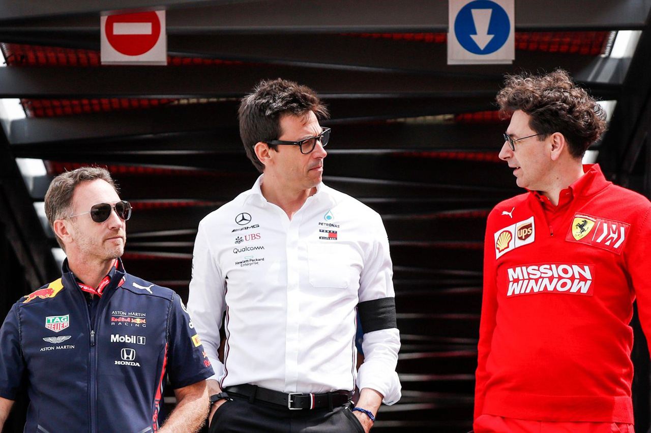 メルセデスF1代表 「レッドブルとフェラーリはポーパシング対策阻止で結託」