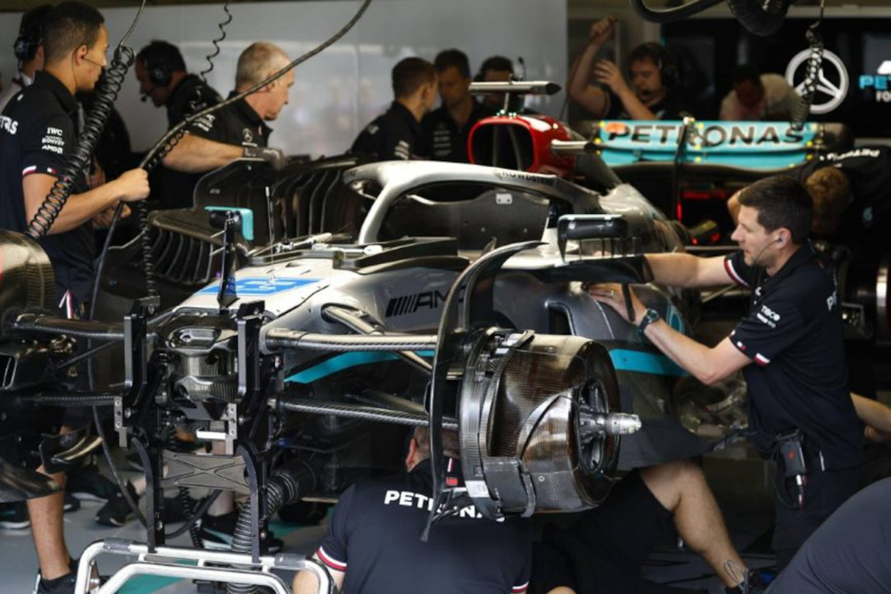 メルセデスF1 「荒天でのシェイクダウンでポーパシングを把握できなかった」