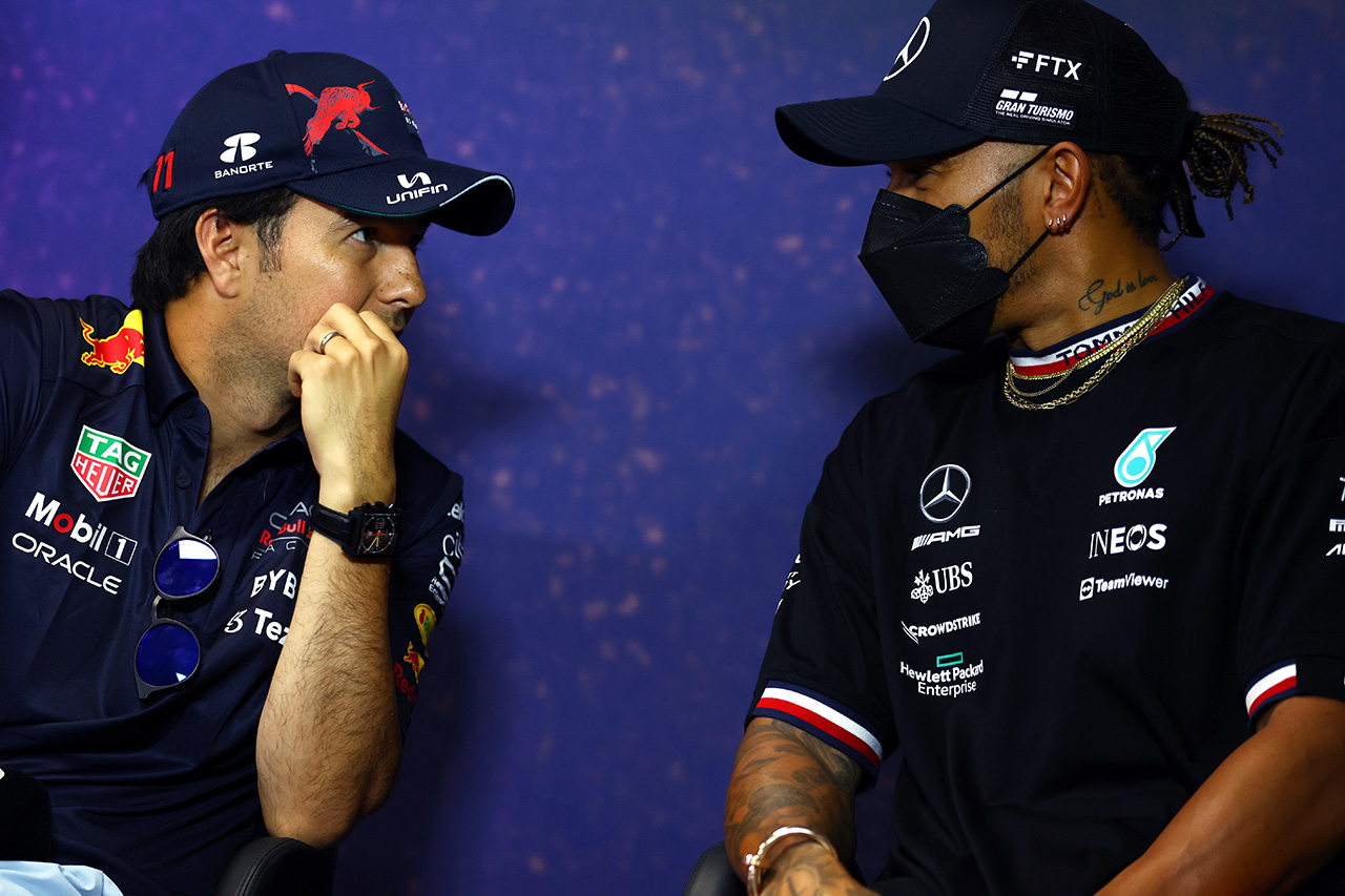 メルセデスF1代表、ルイス・ハミルトンの後任にセルジオ・ペレスの噂を否定