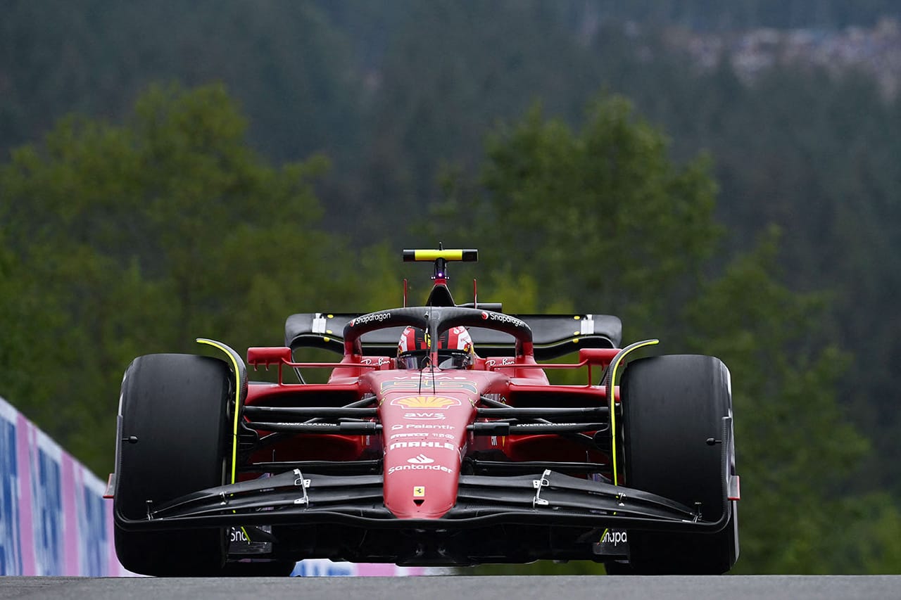 F1ベルギーGP FP1：カルロス・サインツJr.が首位でフェラーリが1-2