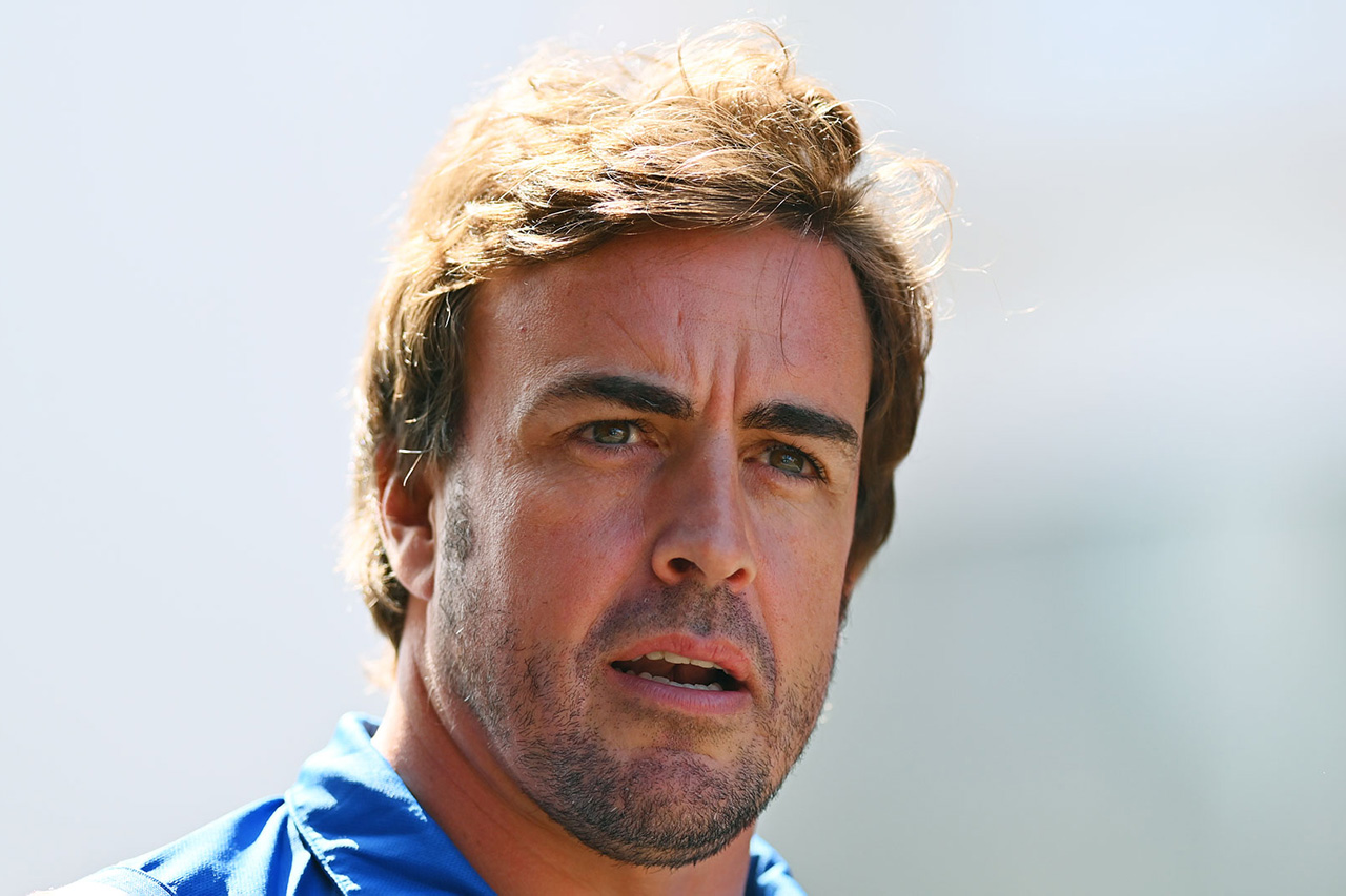フェルナンド・アロンソ、アルピーヌF1退団を巡る陰謀説は「腹立たしい」
