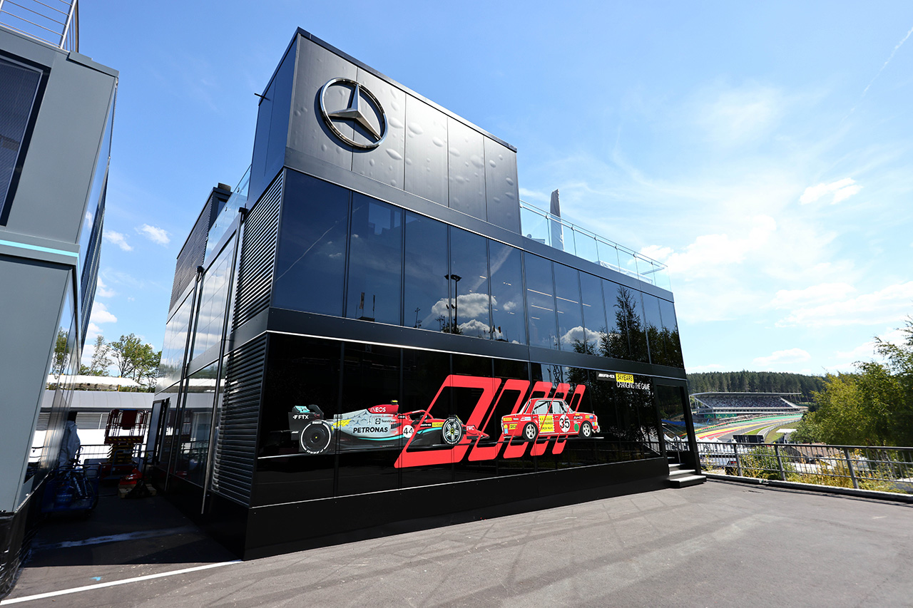 メルセデスF1、“レッドピッグ”のカラーリングを採用しなかった理由を説明