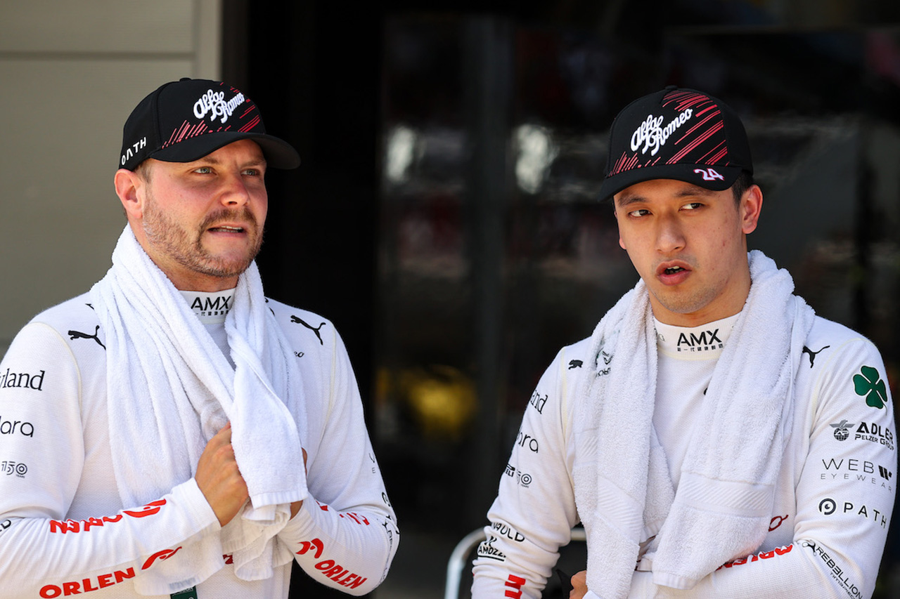 バルテリ・ボッタス 「周冠宇は2023年もアルファロメオF1残留にふさわしい」