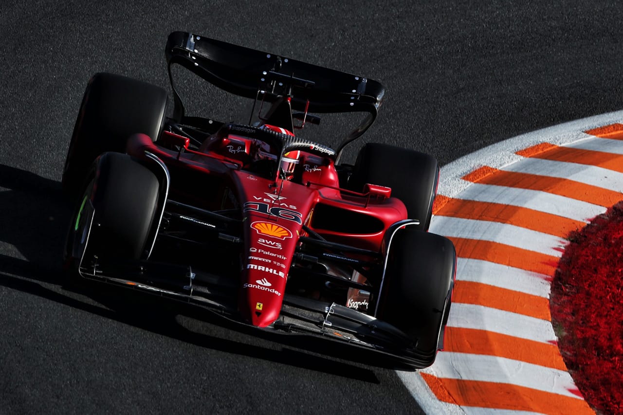 首位のフェラーリF1 ルクレールにラッセルとフェルスタッペンが僅差