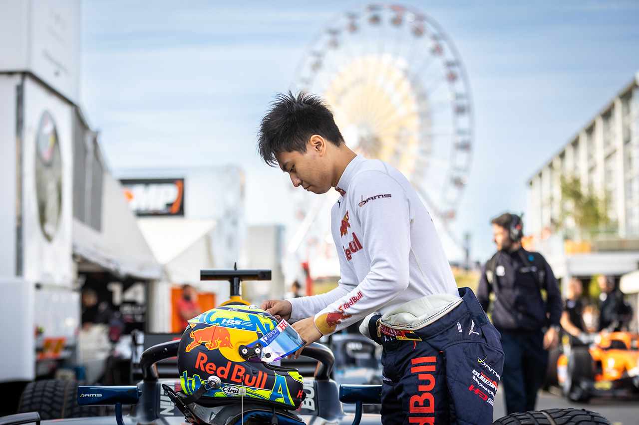 レッドブルF1育成の岩佐歩夢、6位フィニッシュし3ポイントを獲得