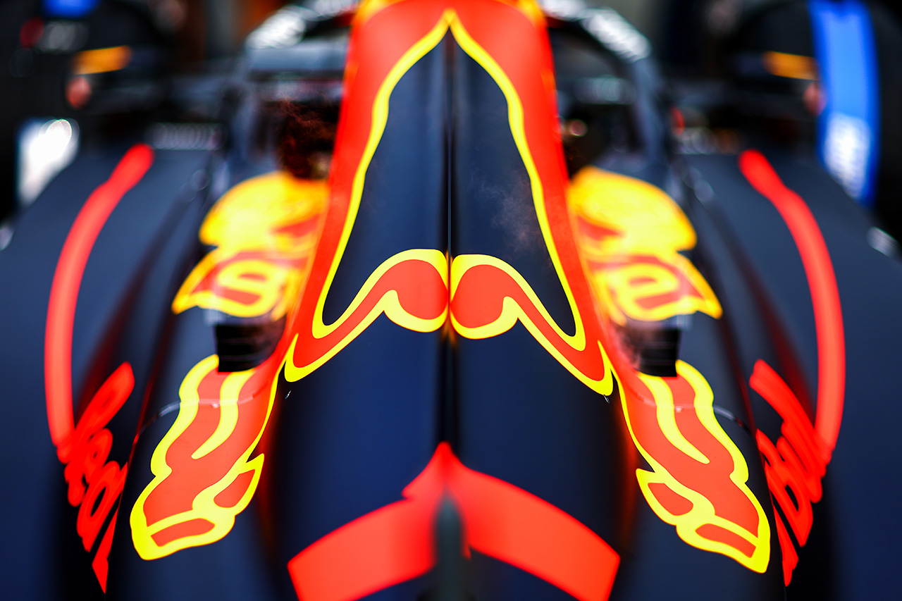 レッドブルF1、予算上限の論争を避けて軽量版シャシーの導入を保留？
