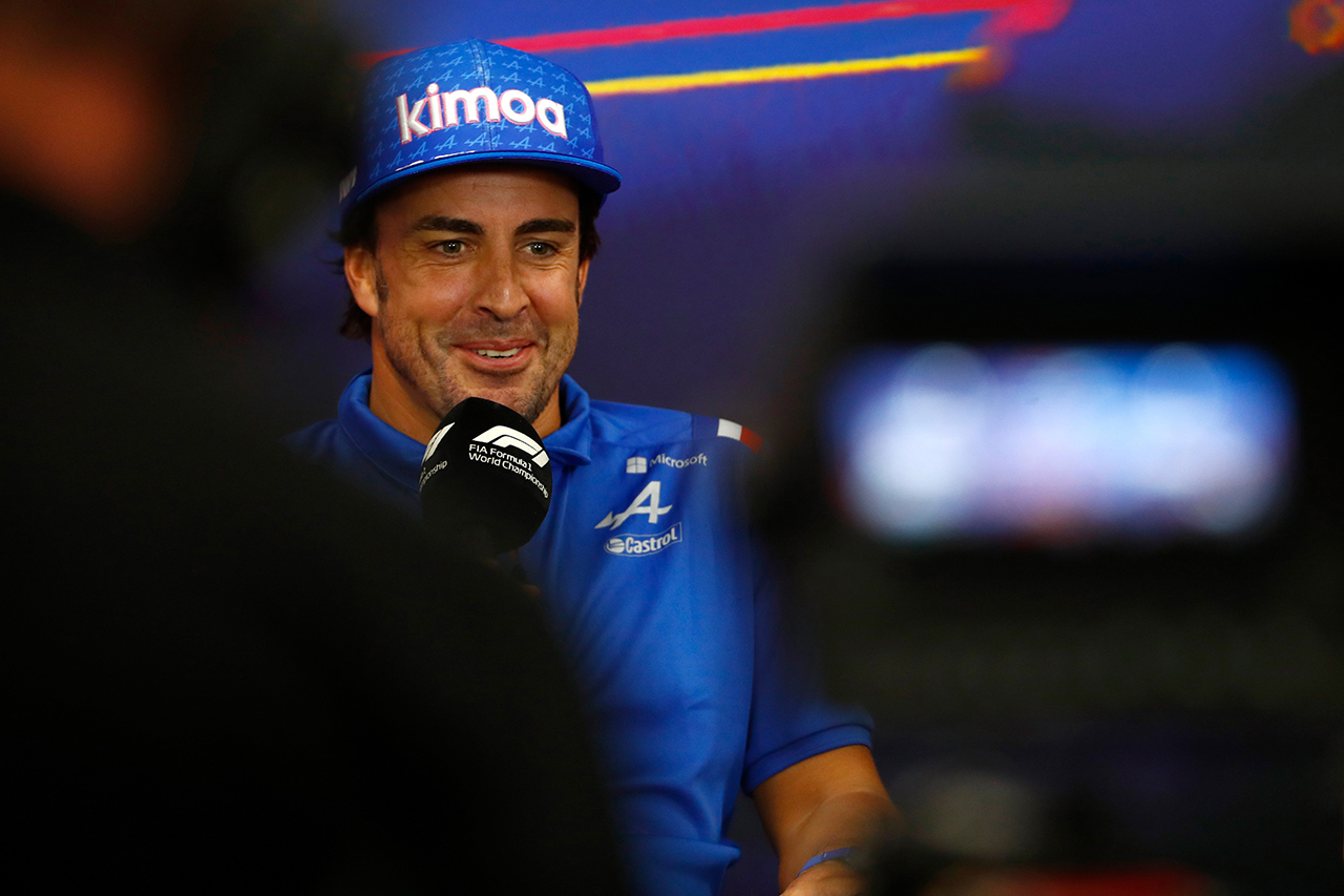 フェルナンド・アロンソ、F1シンガポールGPでF1史上最多出走記録を更新