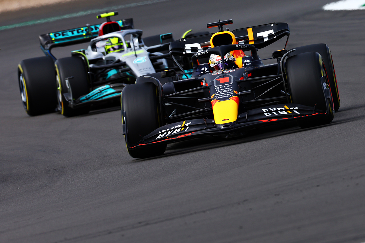 レッドブルF1代表 「タイトルを8連覇したメルセデスが勝てないのは驚き」