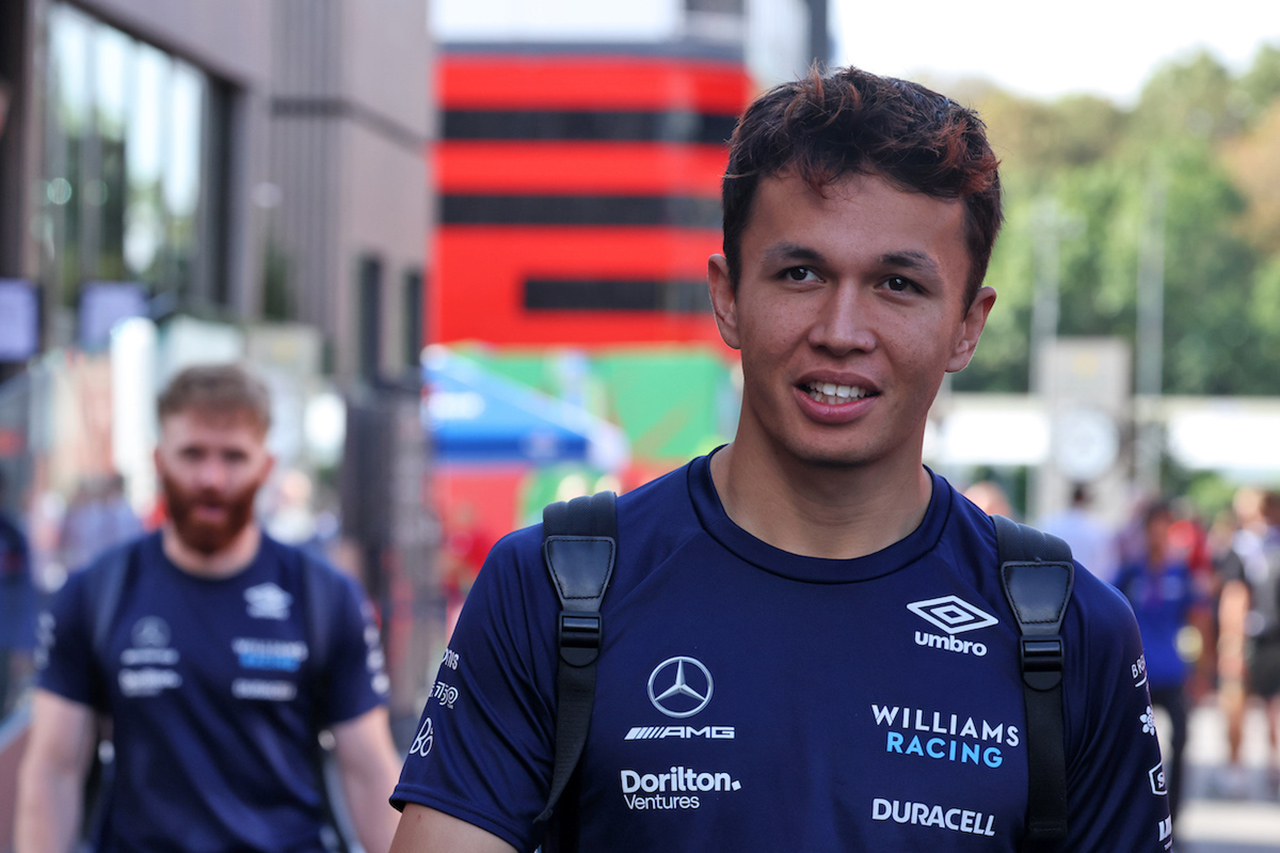 ウィリアムズF1のアレクサンダー・アルボン、F1シンガポールGPで復帰