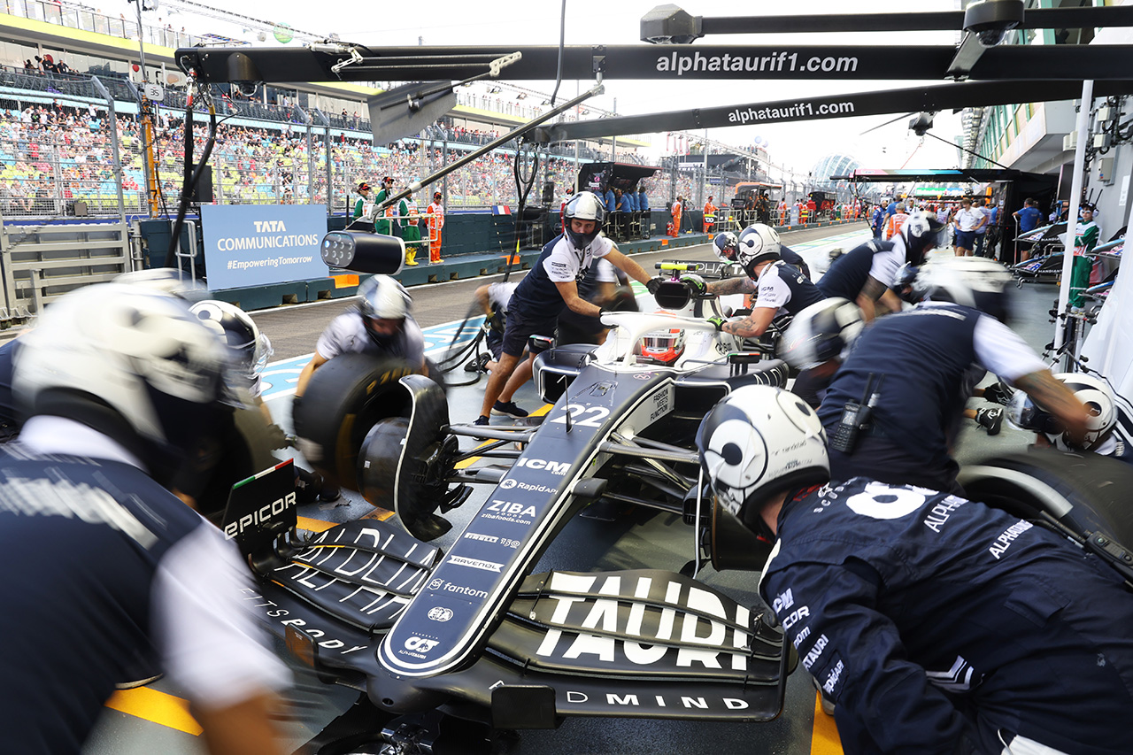 F1シンガポールGP フリー走行1回目 速報:フェルスタッペンは2番手