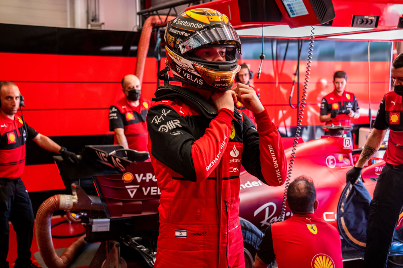 ロバート・シュワルツマン 「フェラーリF1初のFP1テストドライバーは名誉」